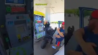 Дорожный инцидент: байкер против водителя грузовика