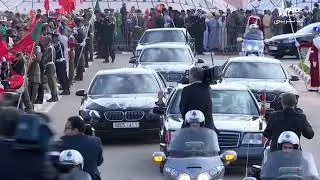 La Mercedes-Benz Classe S W140 toujours voiture officielle du Roi du Maroc 💪