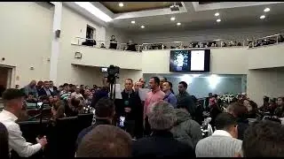 Se-aude sus pe cer un cânt de glorii. Grup de frați Cajvana.