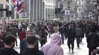 Covid, Campania zona rossa da domenica: il centro di Napoli gremito di gente