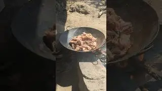 cooking#hadzabetribe #bushlife #africanculture #survivalskills #safariandculture #africa