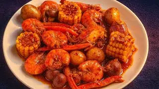রেস্তোরাঁ স্টাইল Seafood এখন ঘরেই বানিয়ে ফেলুন! Ultimate Seafood Boil with Cajun Butter Sauce