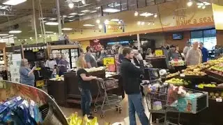 Flash mob in Kroger produce section has garnered high praise across social media