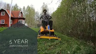 Stiga Villa 8 1987 with 85 cm cutting deck mowing the lawn. 5 year Stiga anniversary!