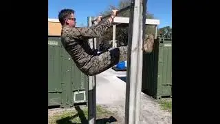 USA army Training Pull-ups Workouts.