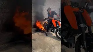 Duke 200 fire burnout                          #ktm #duke #burnout #samdc