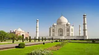 Top 10 places to visit in Agra