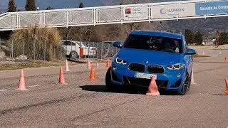 BMW X2 2018 - Maniobra de esquiva (moose test) y eslalon | km77.com