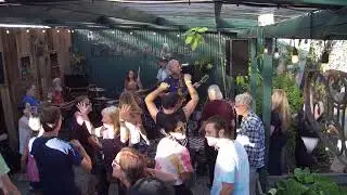 Hartle Gold Band 2025-08-24 Set1 at Crepe Place