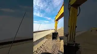 Roadside Earth Shaping: Slope Grading with JCB Precision!