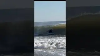 Backside pump and tuck with rail grab. #surfing #learntosurf #surfcoach #surfschool