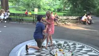 Justin Layman proposes to Sara Nelms