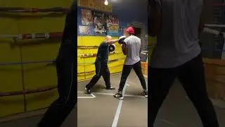 Overhand Punch Boxing | Step In with Power #boxing #shorts