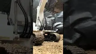 The Deadly Duet of the HUINA Excavator & the YIGONG Excavator#shorts