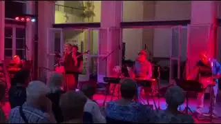 Elio Giuliani & Zena Singers in Che idea (New Trolls)