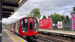Metropolitan Line at Wembley Park Underground Station