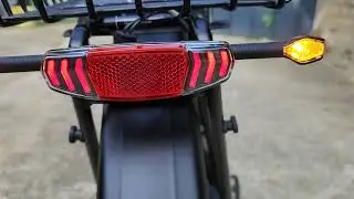 Montage von TURNTEC-Blinkern Busch Muller an einem CANYON Pathlite ON 7 SUV Fahrrad