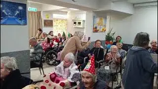 Kozsad ozanlar ve sanatçılar derneği  huzur evi konseri erik dali