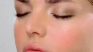 Beachy summer makeup