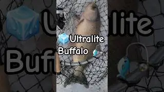 Рыбалка в открытой воде в холодный день