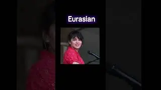 Нора Джонс &mdash; представительница смешанной расы/евразийской национальности.