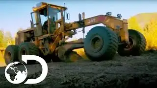 To Find More Gold Gene Adds Improvements To Parker's Claim | SEASON 4 | Gold Rush