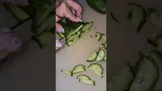 САЛАТ С СУХАРИКАМИ 🔥😋#food #music #хочуврек #вкусно #быстро