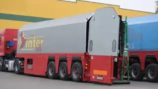 Процесс выгрузки стекловоза Glass inloader unloading
