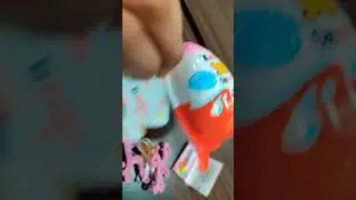 Satisfying video/chocolate unraping kinder joy #art #rangolidesigns #simplerangoli #rangoli
