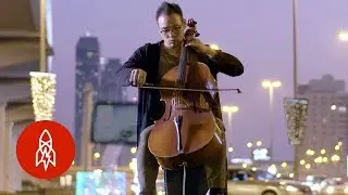 Переосмысление электронной музыки с диджеем-виолончелистом из Дубая