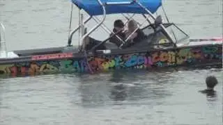 BAREFOOT WATERSKIING INVERT JUMPING