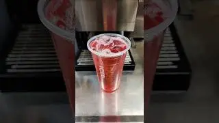 Dunkin Donuts Клубничный освежитель 🍓 Зеленый чай 🍵 @Dunkin-Donuts @dunkinph #освежитель