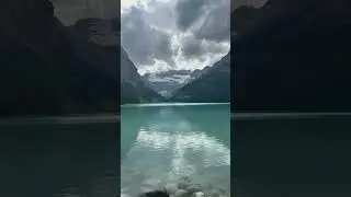 Heaven on earth #travel #pakistanisincanada #canadianlake #alberta #nature #karachi #mountainscalln