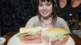 Острый итальянский сэндвич в стиле Восточного побережья от Jimmy John's с острым соусом ранч.