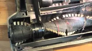 How To Repair A Vacuum in Under 2 minutes...replacing the belt.