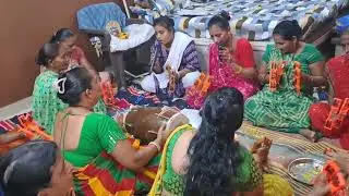 🙏આંખ માં આંસુ 😭😭આવી જાય એવુ માં નું કરુણા મય ભજન લખેલુ છે 🌼પીનલ બેન નાં સ્વરે 🌼