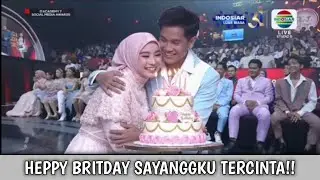 Kejutan spesial!! SURPRISE Valen dapat kejutan ulang tahun di acara social media award tadi malam.
