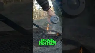 Kolbullar &ouml;ver &ouml;ppen eld &ndash; svensk vildmarksmat n&auml;r den &auml;r som b&auml;st🤩 #friluftsliv