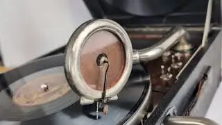 HMV Gramophone model C101J, late 1920s. Serviced with records & new needles - Oaky Doke Vintage Home