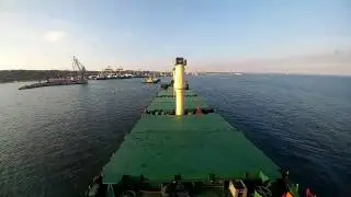 Time-lapse HD: Швартовка судна, порт Мариуполь, Украина