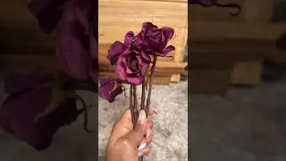Don&rsquo;t throw away your old Valentine&rsquo;s roses until you give this a try! #driedflower #diy #valentines
