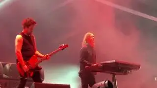 The Cure Lovesong Fuji Rock Japan 2019 Simon's son Eden on bass