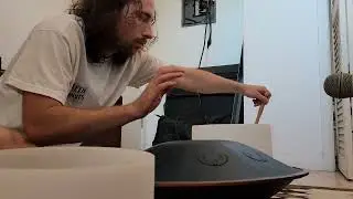 10 Minute Crystal Singing Bowl and Handpan Sound Bath - 333 - Trance Meditation Relaxation Intense