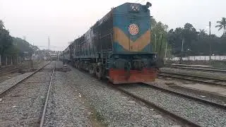 When the local train goes from Daulatdia Ghat to Kushtia!-M H Media