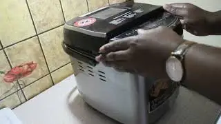 Homemade bread in the breadmaker Redmond RBM-M1907 / Домашний хлеб в хлебопечке Redmond RBM-M1907