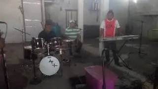 Los Chicos NTN tocando el tema sonaja y tanbor