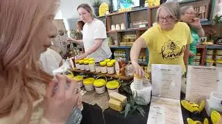The best organic honey you can buy at flower garden Canberra ( Australia 🇦🇺 ) .