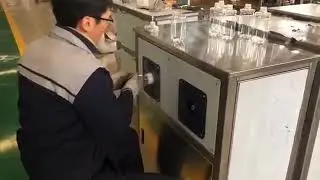 Semi automatic PET bottle neck cutting machine