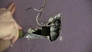 Установите светильник на туалетном столике и отремонтируйте гипсокартон &mdash; ЭЛЕКТРОТЕХНИКА НЕ ПОДЛЕ...