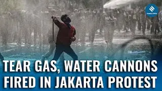 Indonesia Police Clash With Demonstrators Storming Parliament Over Lawmakers&rsquo; Excessive Pay & Perks